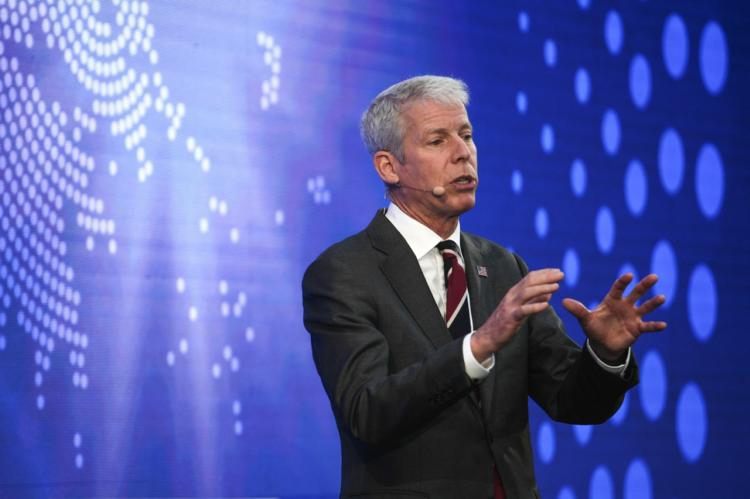 Washington va contrôler les ventes de pétrole vénézuélien, selon un ministre de Trump