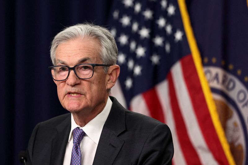 International central bankers support Powell against Trump criticism