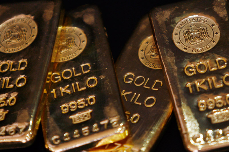 Gold climbs to new record above $4,600/oz amid Iran tensions and Fed indictment concern