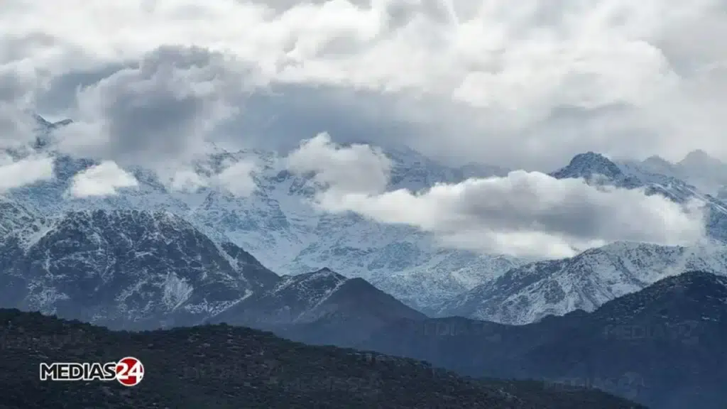 Neige, pluies intenses orageuses et froid sibérien : plusieurs provinces passent en vigilance orange.